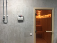 Стеклянная дверь в сауну Открытие новых саун в фитнес-клубе Hammer Fit