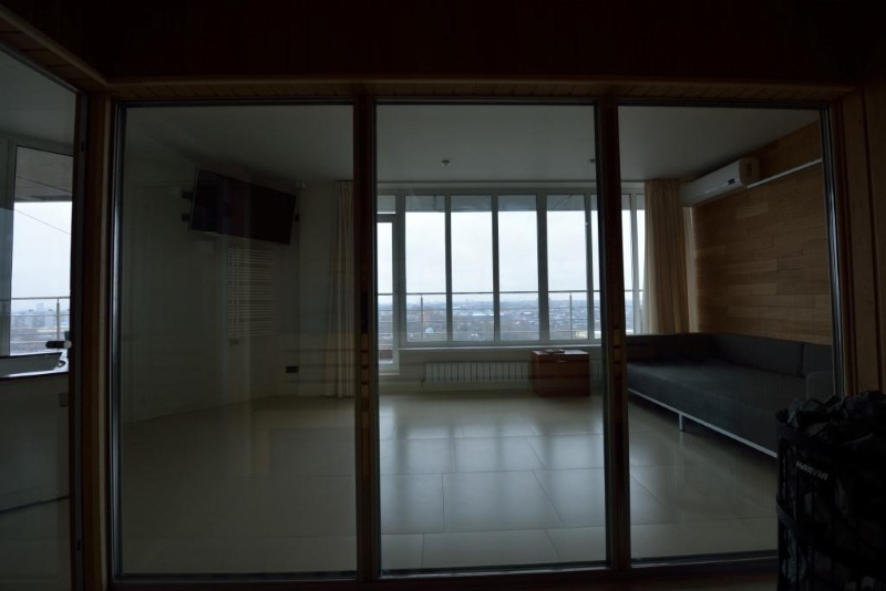 Стеклянный фасад на Кошурникова