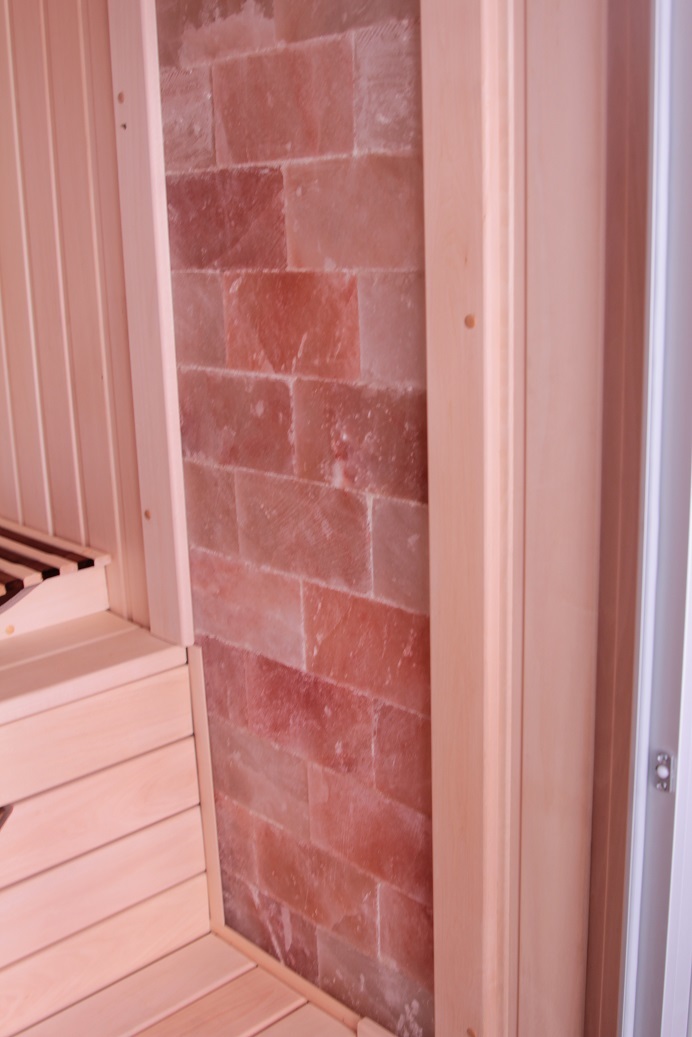 стенка из гималайской соли