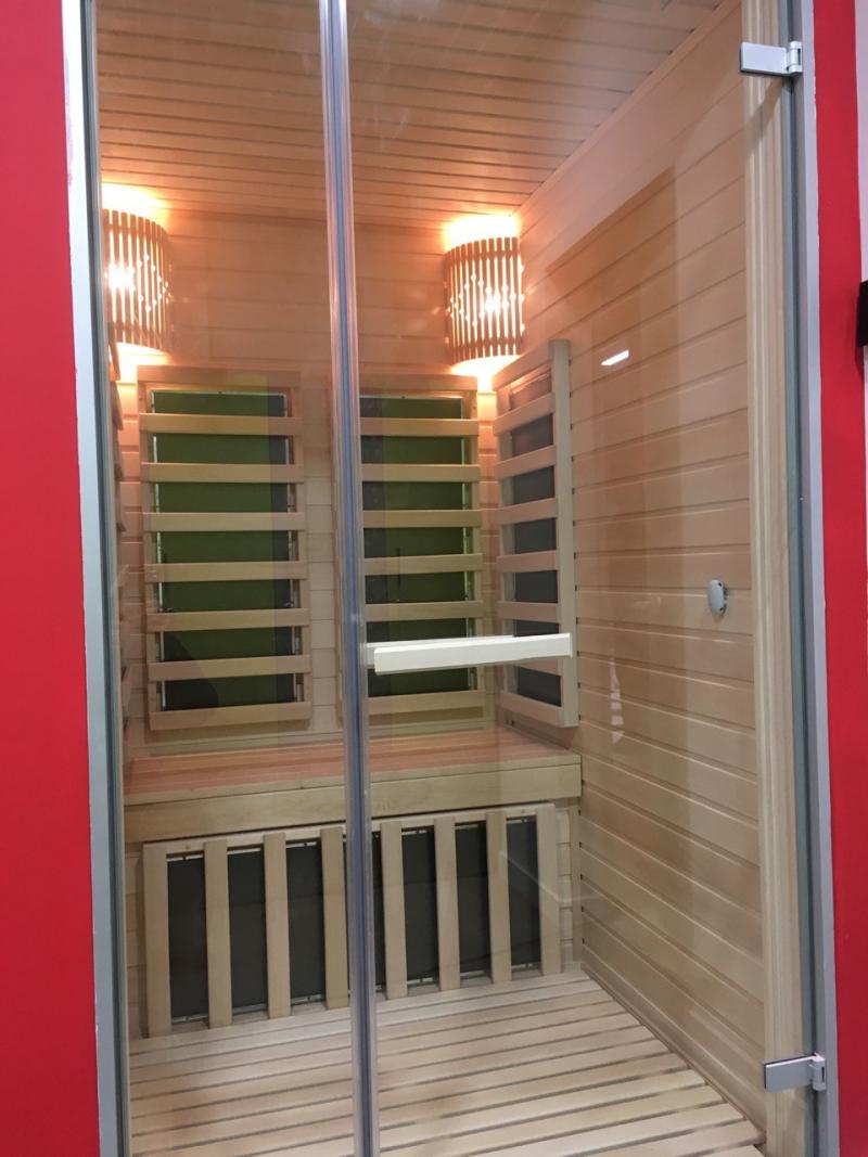 Инфракрасная кабина в фитнес центре в Новосибирске - купить и установить