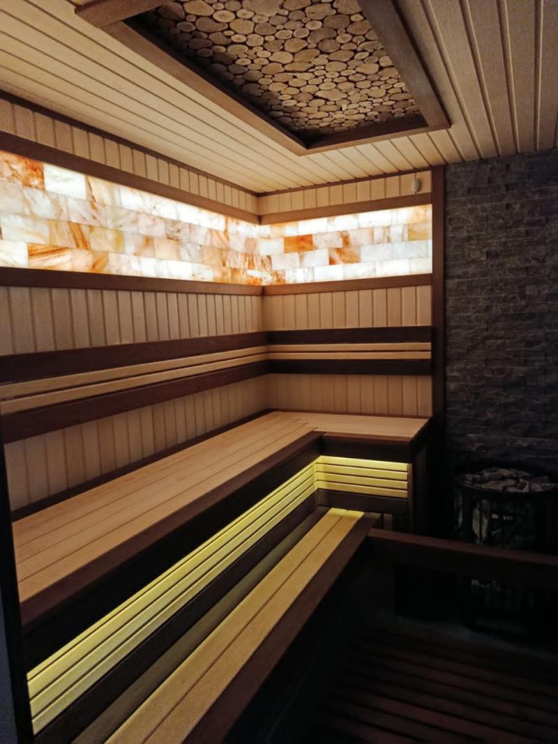Сауна с панно  из можжевельника Сауна с панно  из можжевельника